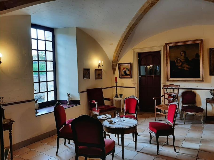 Un séjour d'exception au Logis du Château Saint-Pierre-de-l'Isle Esterno foto