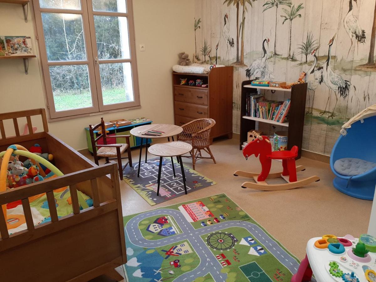 Un séjour d'exception au Logis du Château Saint-Pierre-de-l'Isle Esterno foto