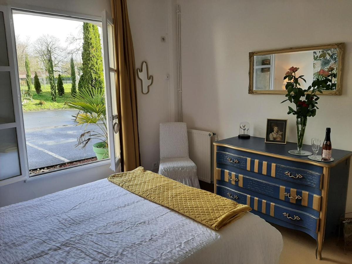 Un séjour d'exception au Logis du Château Saint-Pierre-de-l'Isle Esterno foto