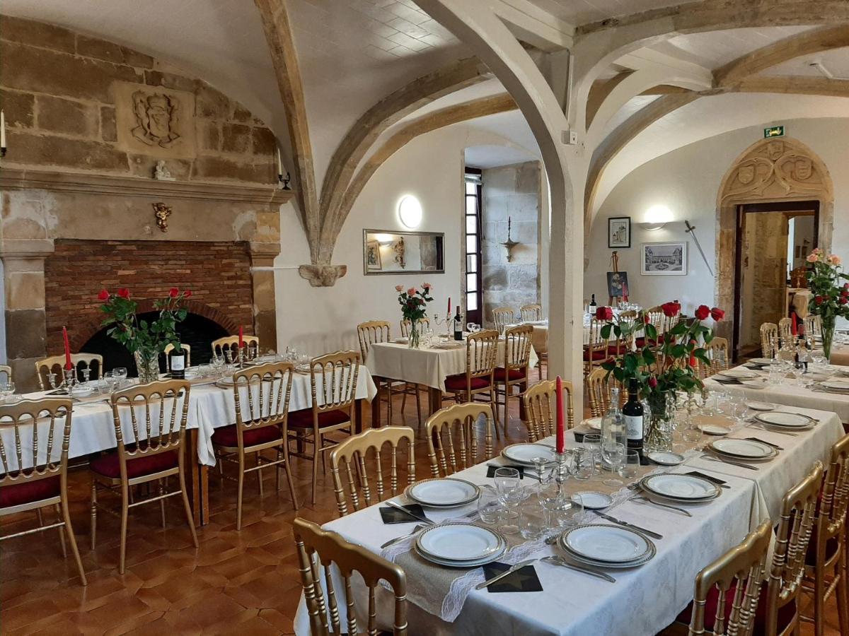 Un séjour d'exception au Logis du Château Saint-Pierre-de-l'Isle Esterno foto