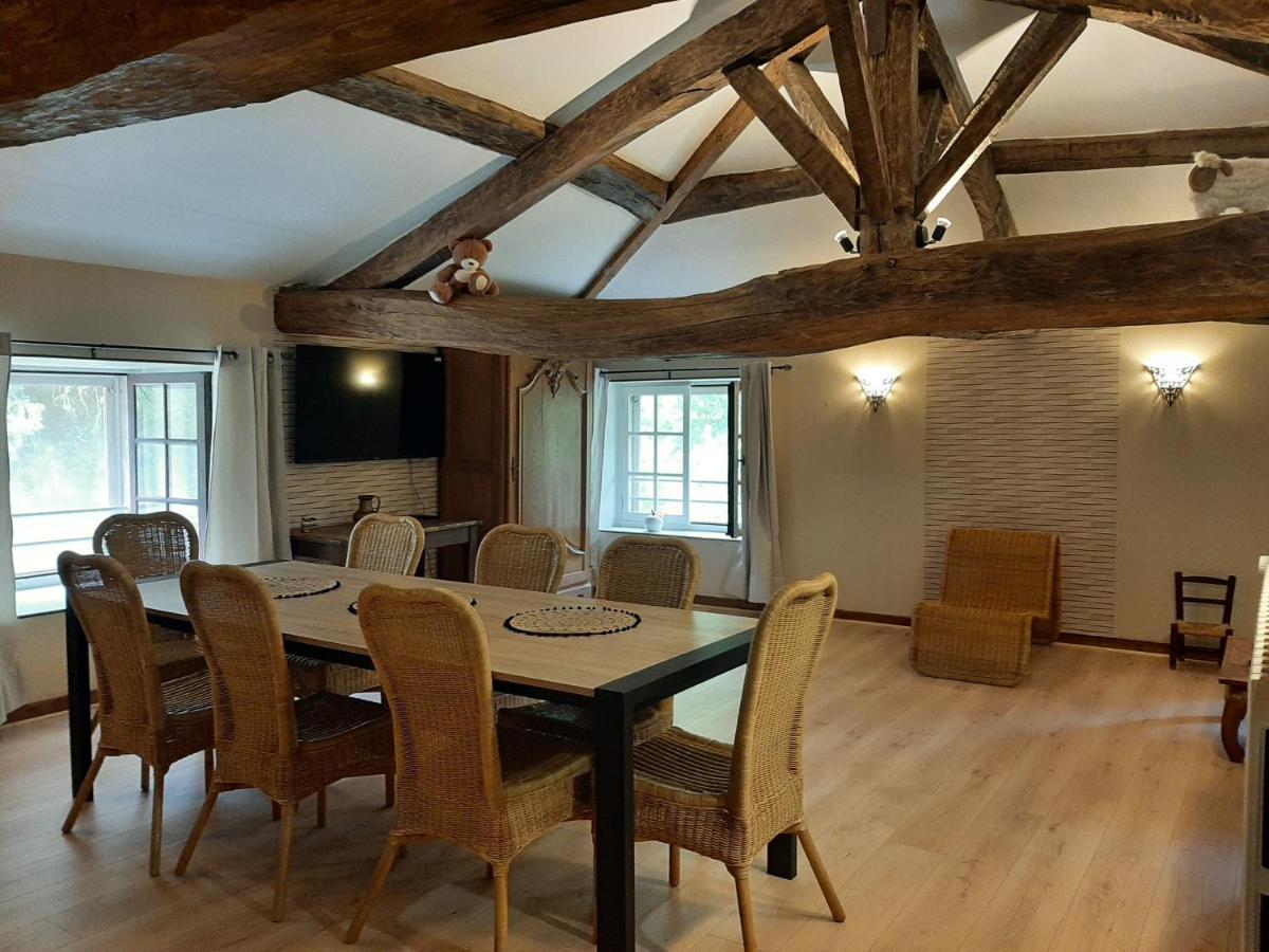 Un séjour d'exception au Logis du Château Saint-Pierre-de-l'Isle Esterno foto