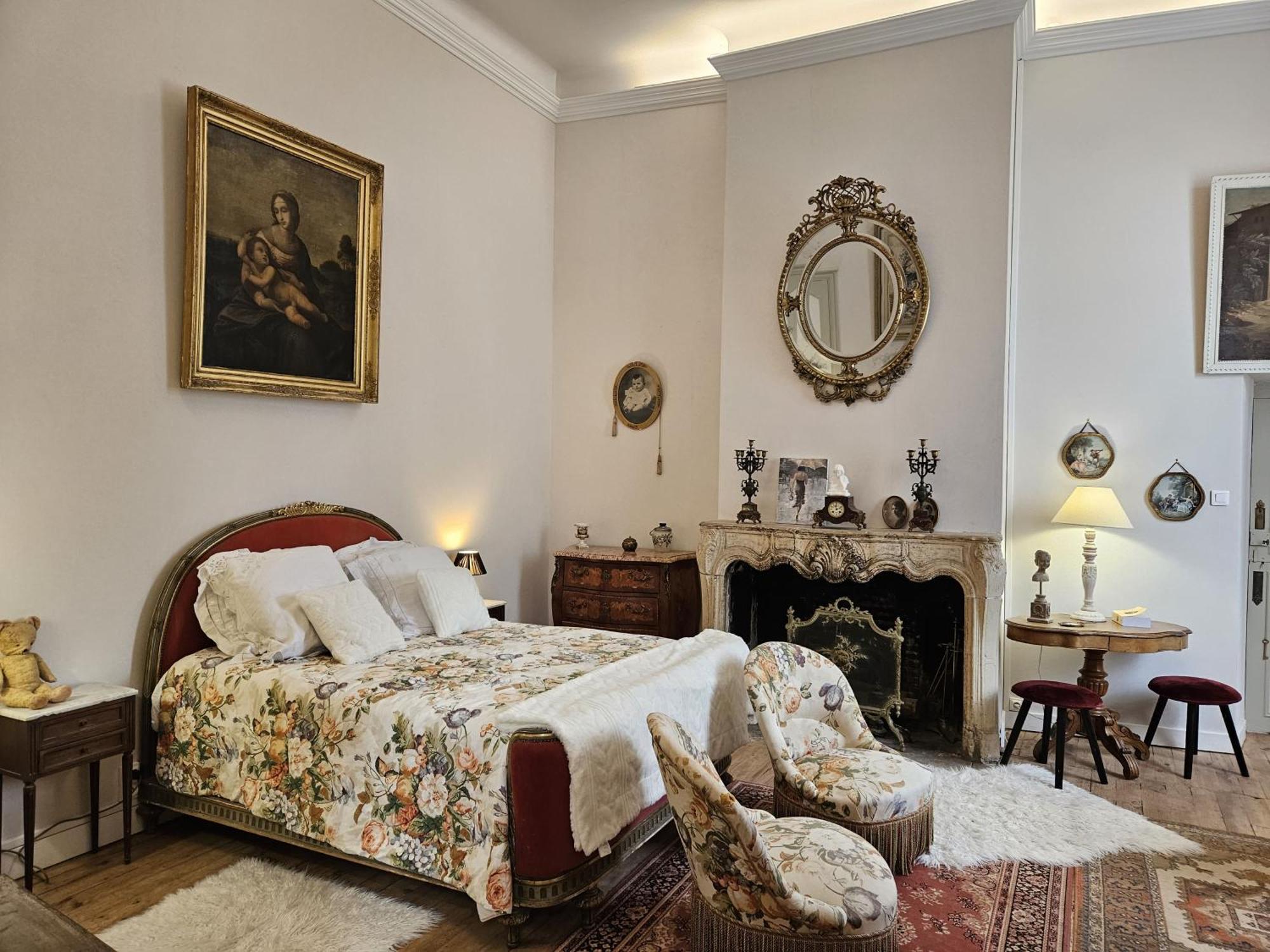 Un séjour d'exception au Logis du Château Saint-Pierre-de-l'Isle Esterno foto