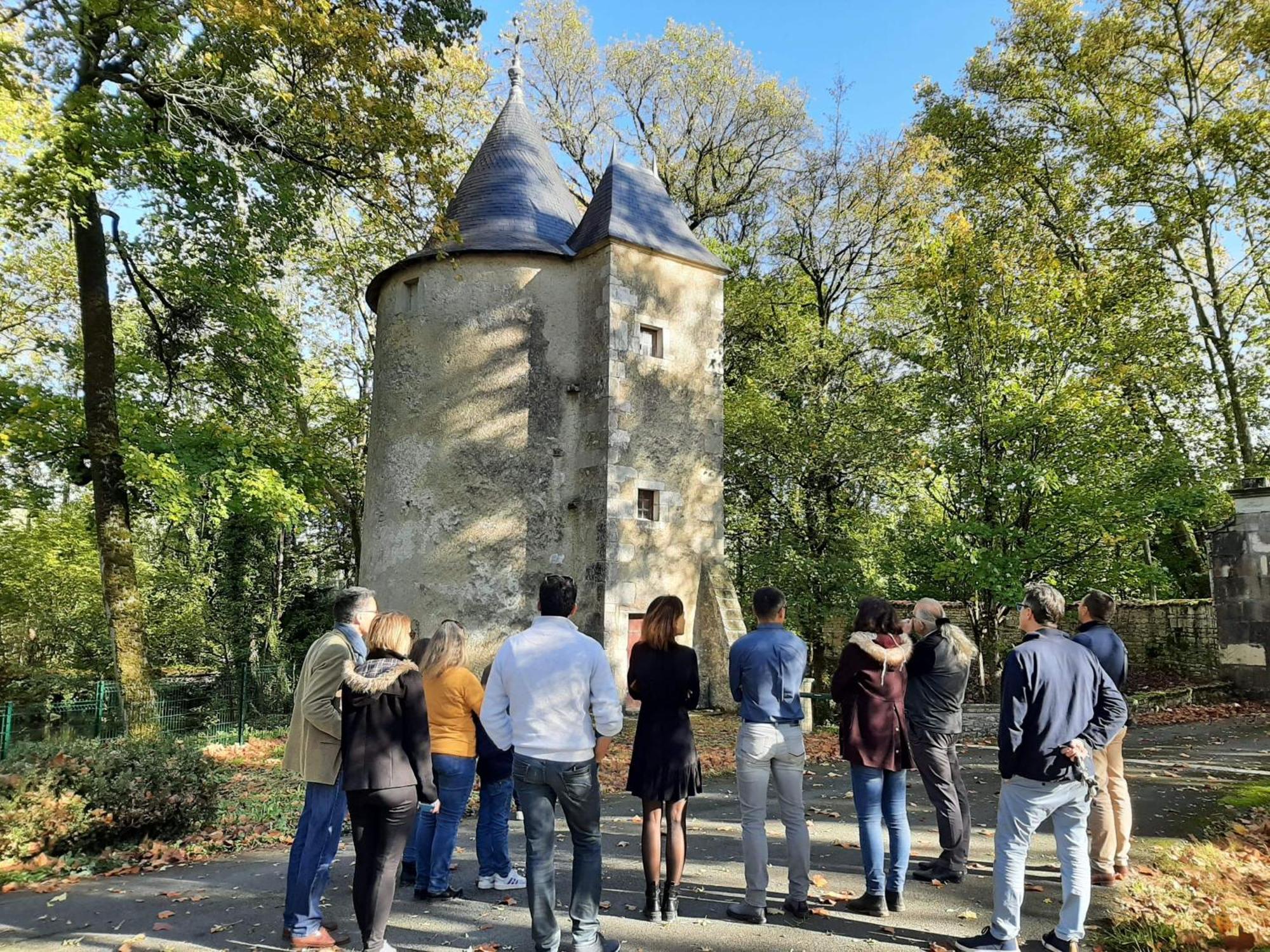 Un séjour d'exception au Logis du Château Saint-Pierre-de-l'Isle Esterno foto