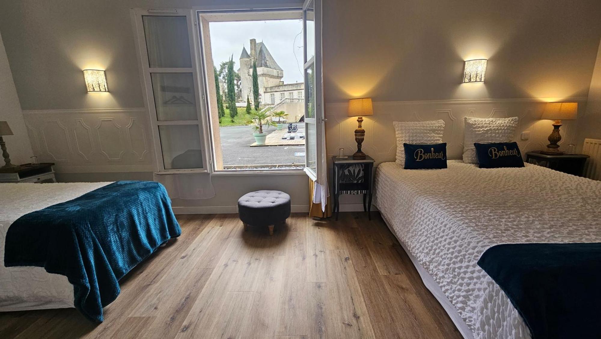 Un séjour d'exception au Logis du Château Saint-Pierre-de-l'Isle Esterno foto